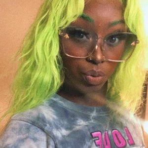 Meet your Posher, Destiny